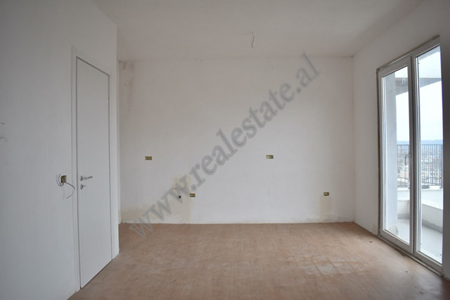 Apartament 2+1 ne shitje tek Kompleksi Univers City ne Tirane.&nbsp;
Eshte e pozicionuar ne katin e